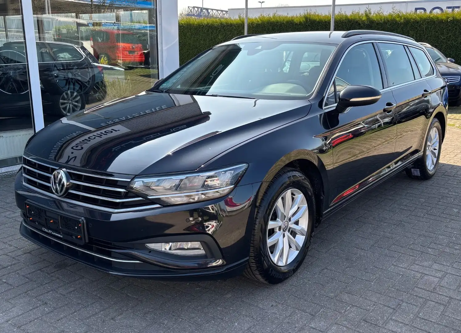 Volkswagen Passat Variant Business Schwarz - 1