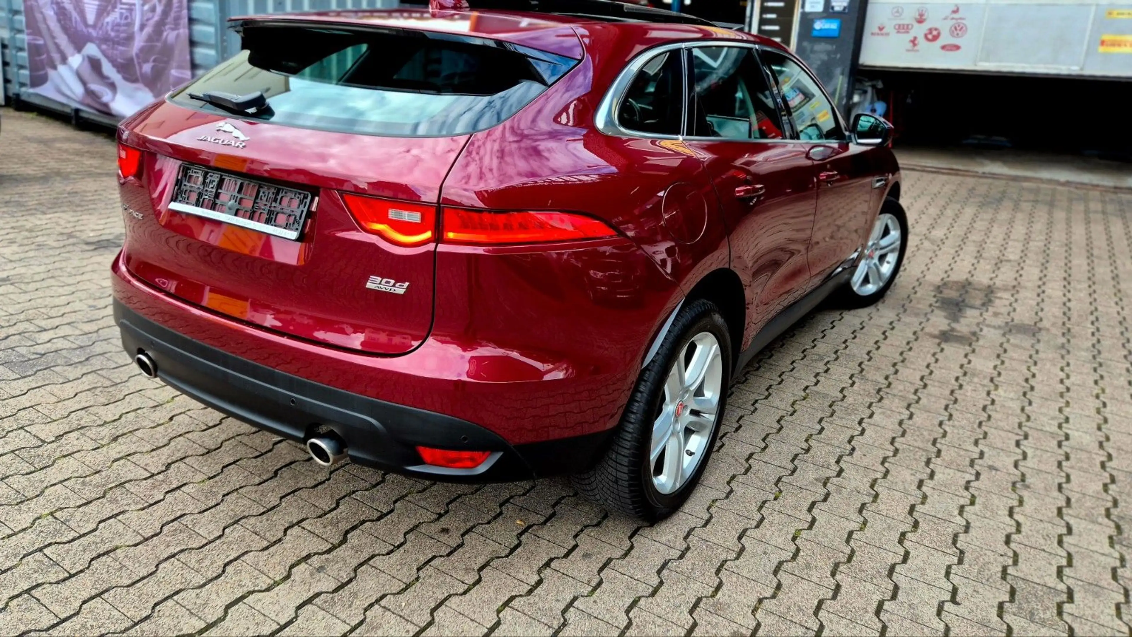 Jaguar F-Pace F-PACE 3,0d Portfolio AWD/Voll-AHK-PANO-1.Hand — photo 5