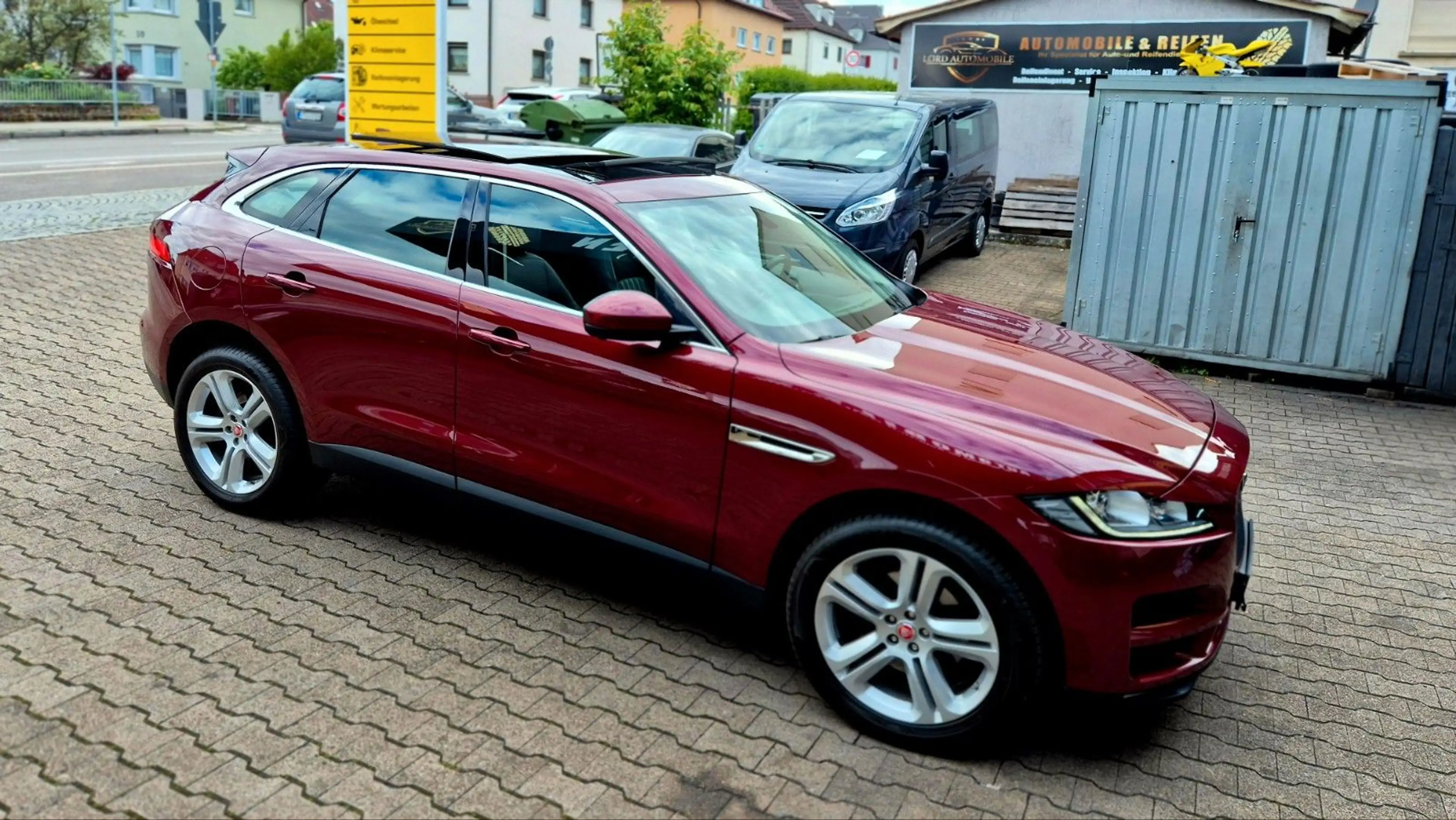 Jaguar F-Pace F-PACE 3,0d Portfolio AWD/Voll-AHK-PANO-1.Hand — photo 14