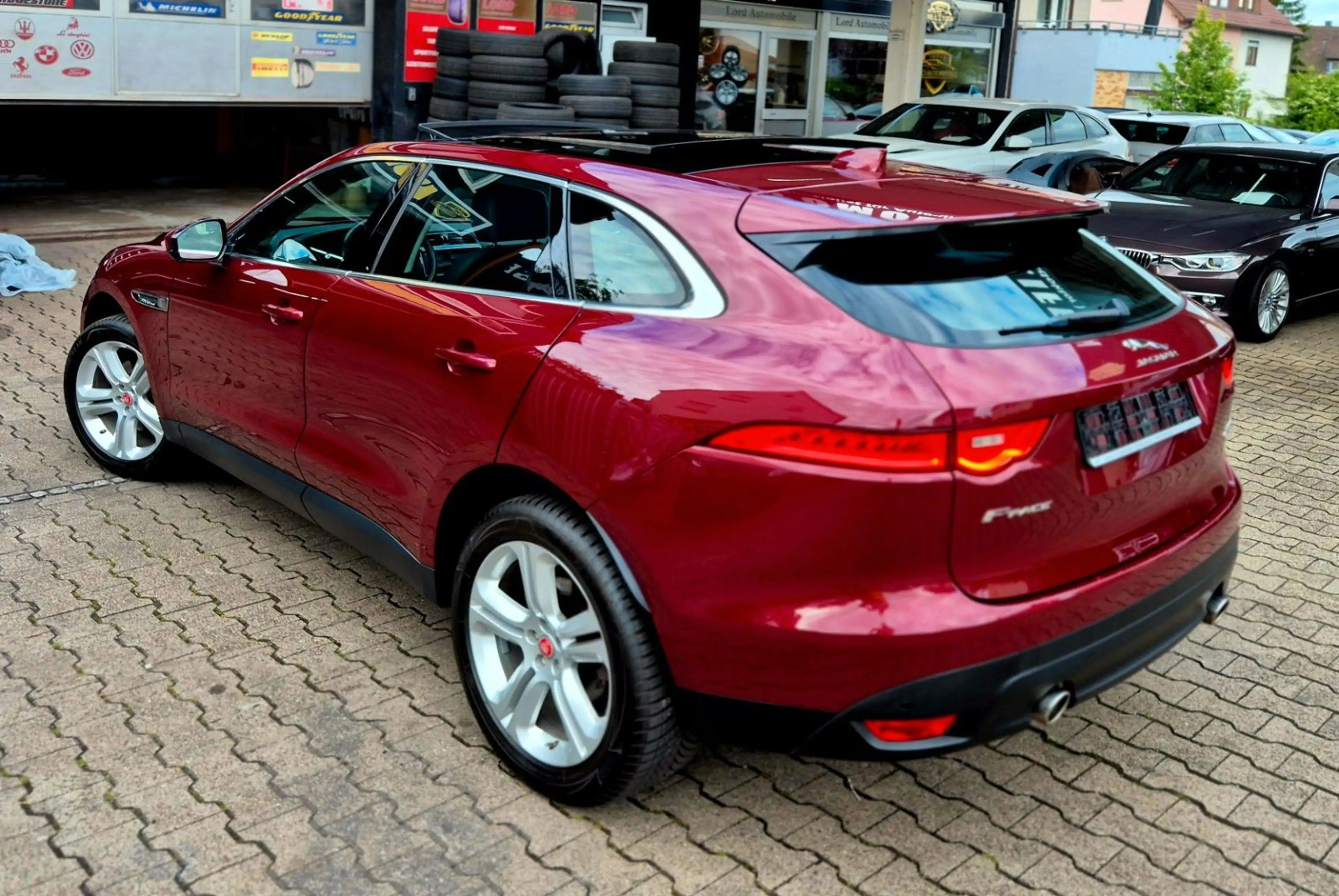 Jaguar F-Pace F-PACE 3,0d Portfolio AWD/Voll-AHK-PANO-1.Hand — photo 4