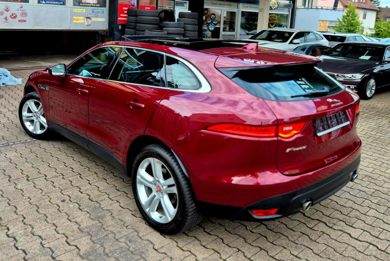 Jaguar F-Pace F-PACE 3,0d Portfolio AWD/Voll-AHK-PANO-1.Hand — photo 4
