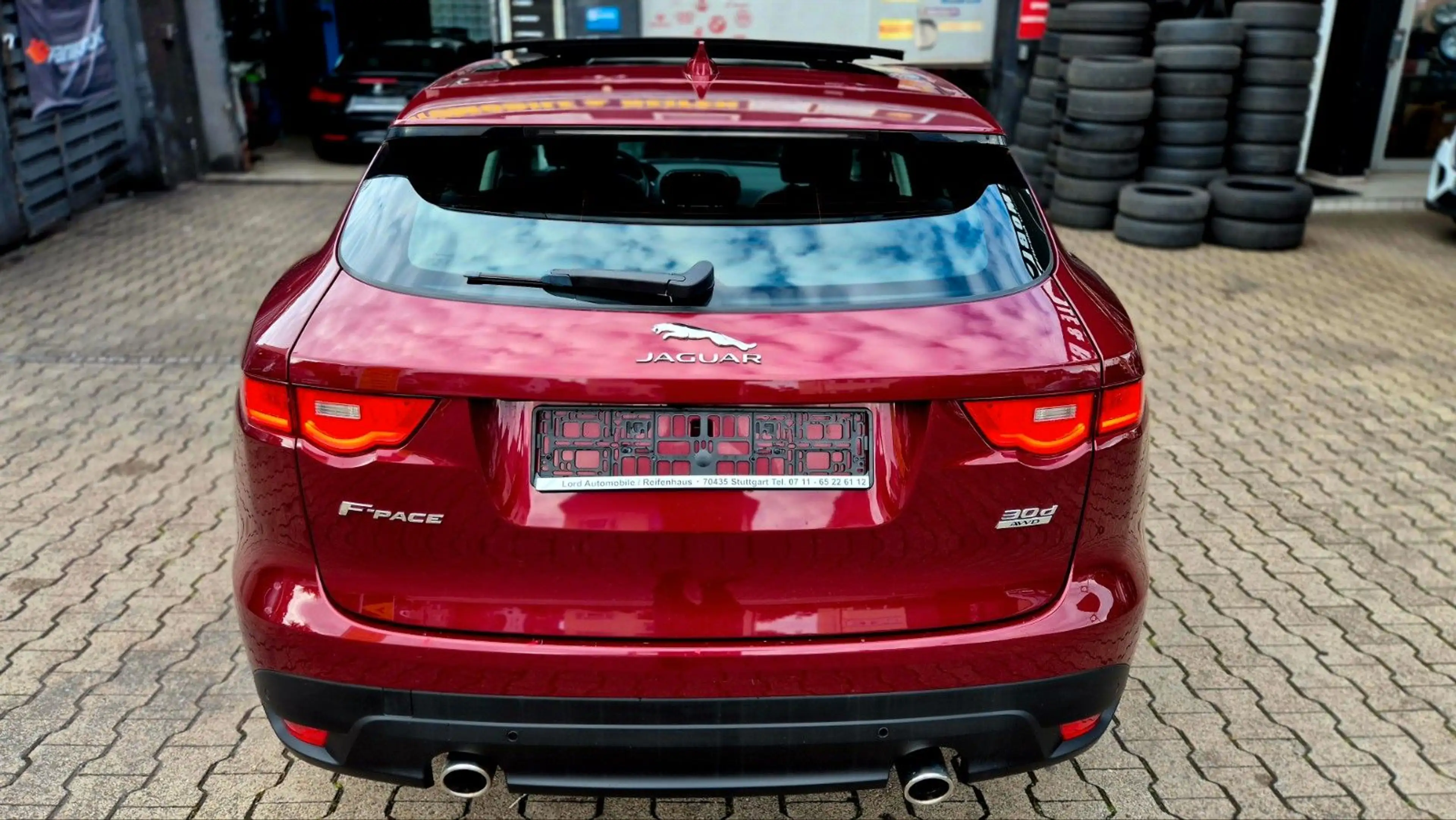 Jaguar F-Pace F-PACE 3,0d Portfolio AWD/Voll-AHK-PANO-1.Hand — photo 13