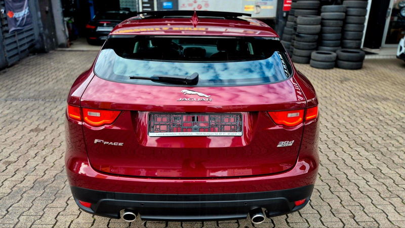 Jaguar F-Pace F-PACE 3,0d Portfolio AWD/Voll-AHK-PANO-1.Hand — photo 13