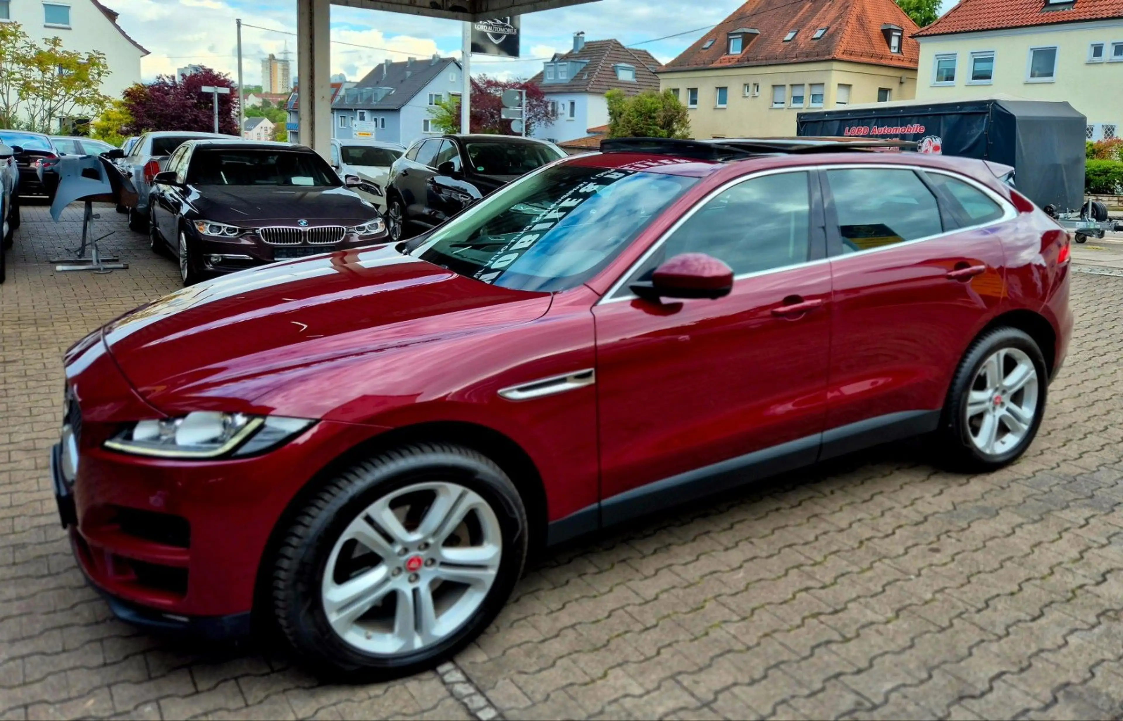 Jaguar F-Pace F-PACE 3,0d Portfolio AWD/Voll-AHK-PANO-1.Hand — photo 15