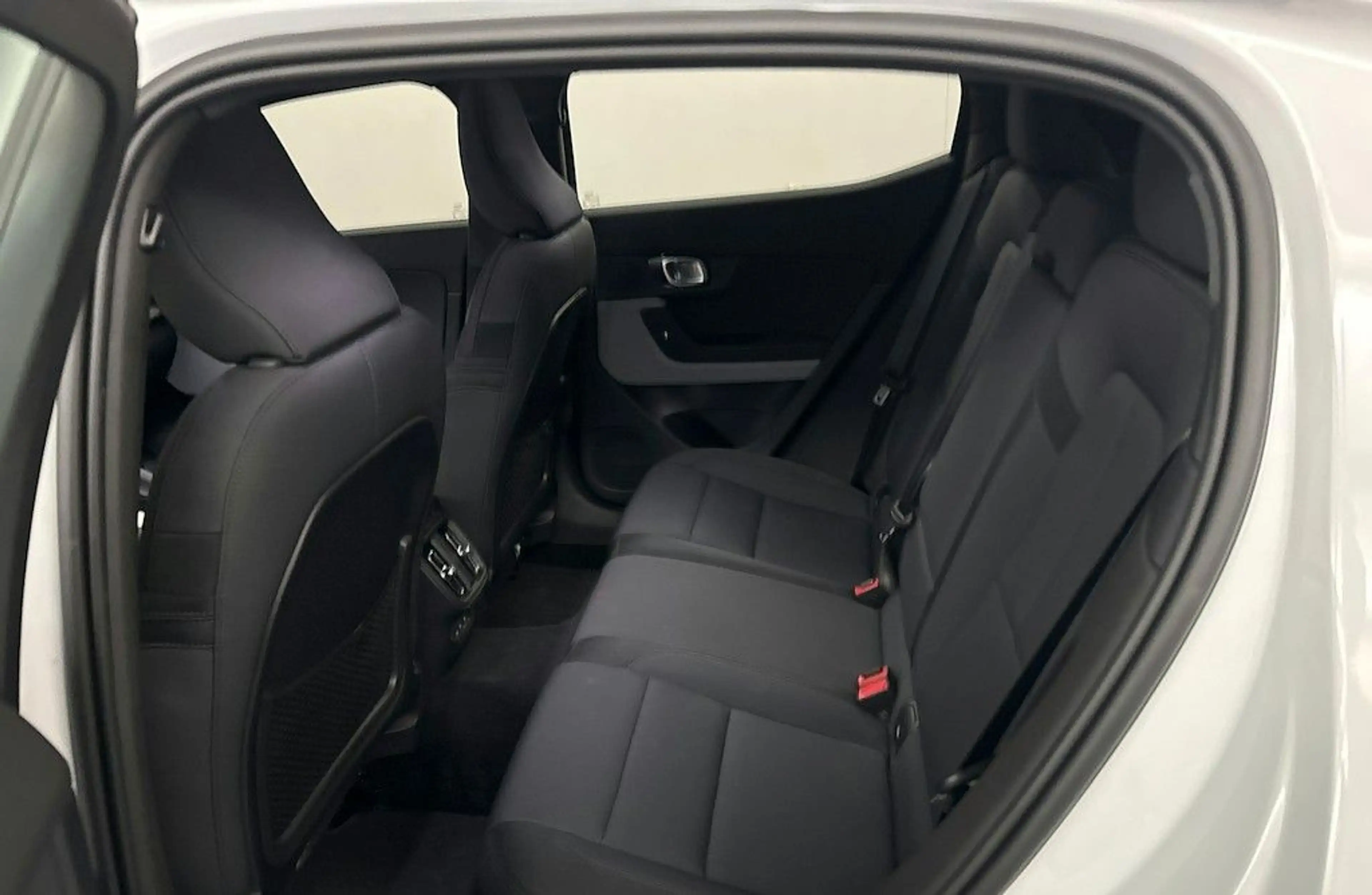 Polestar 2 Long Range Dual # Pilot + Plus # weiß metallic — photo 7