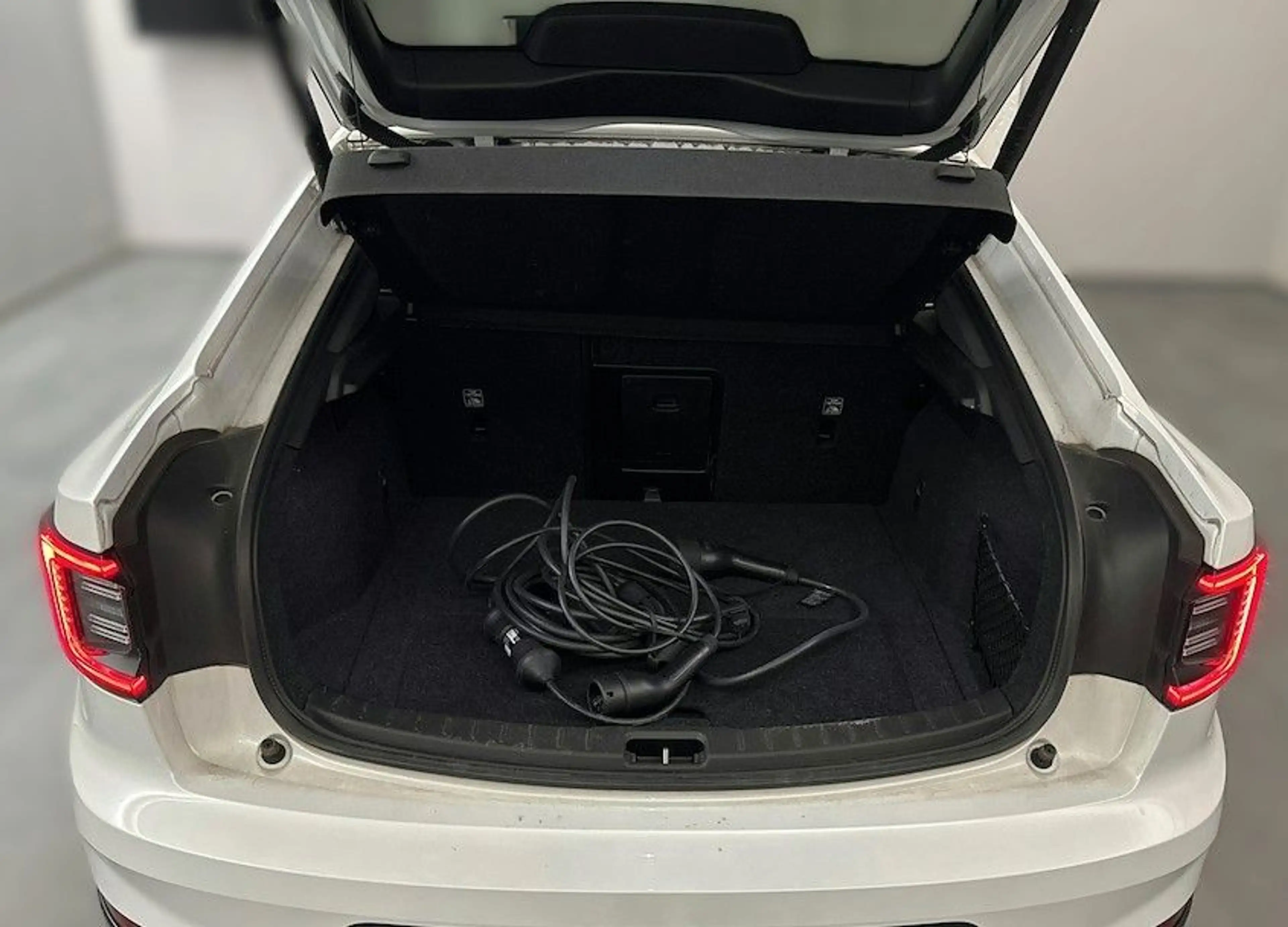 Polestar 2 Long Range Dual # Pilot + Plus # weiß metallic — photo 8