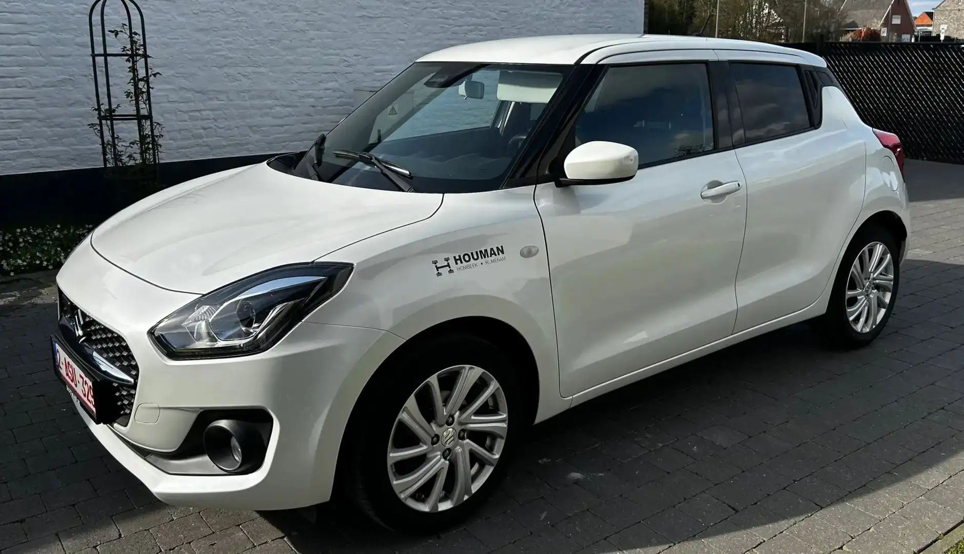Suzuki Swift 1.2 DUALJET HYBRID ALLGRIP Comfort Blanc - 1