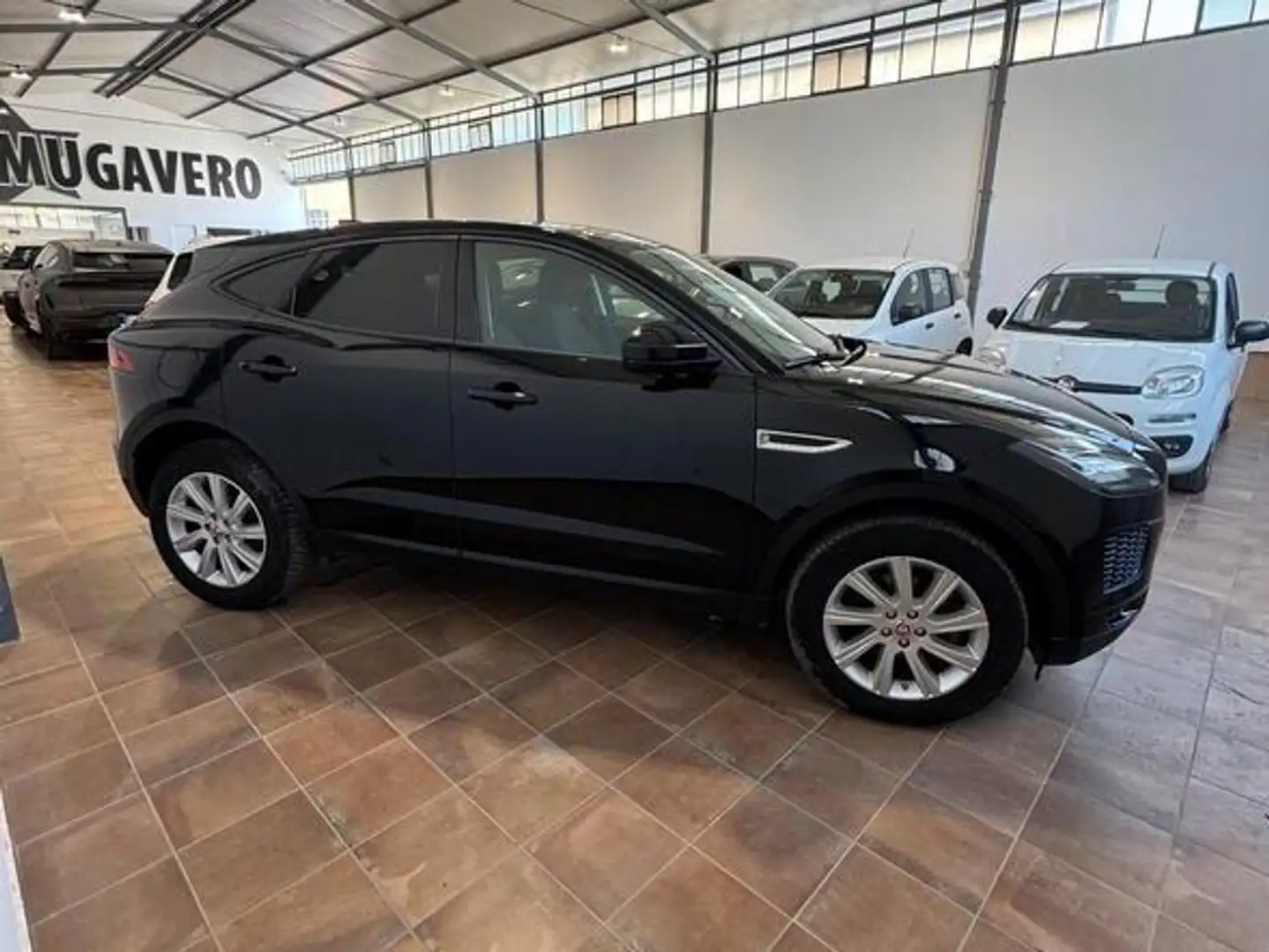 Jaguar E-Pace 2.0d 150cv 4WD 4x4 AUTOMATICA AUTOCARRO Bianco - 2