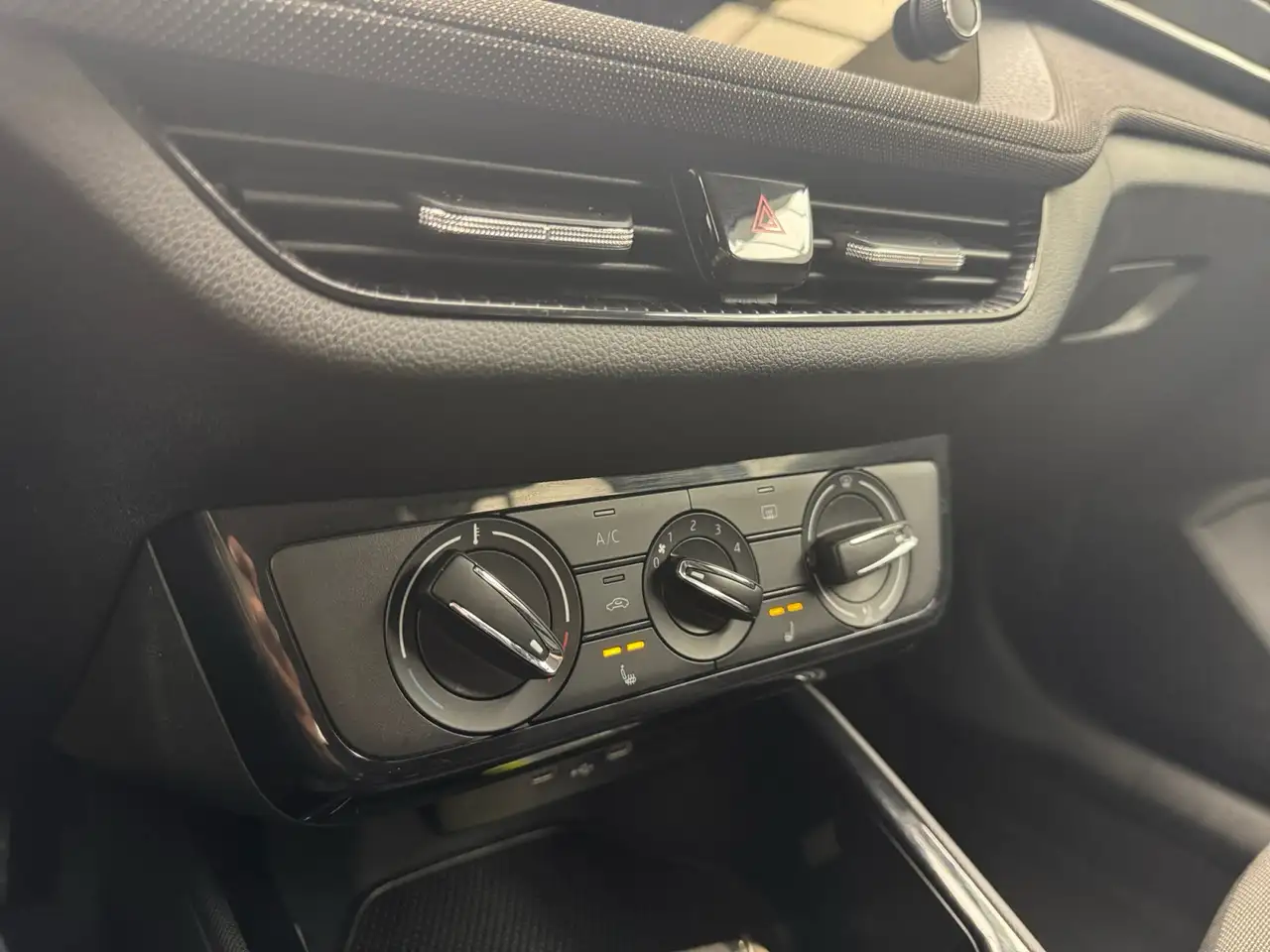 Skoda Fabia 1.0 TSI 95 CV Young Edition, миниатюра 16