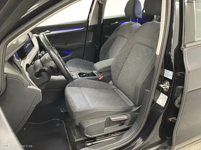 Volkswagen Golf view 4