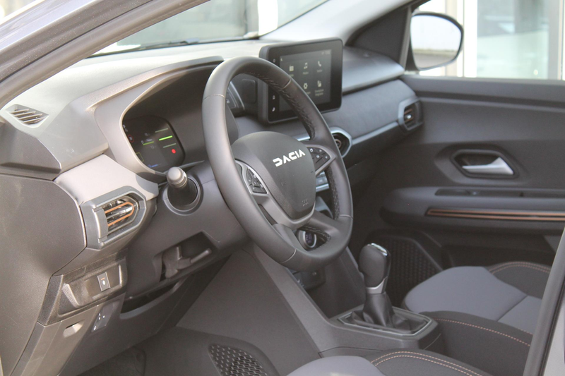 Dacia Jogger Extreme HEV 140 7-Stz Winter-CityPaket — photo 9