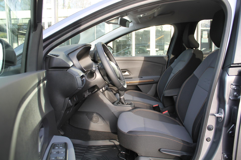 Dacia Jogger Extreme HEV 140 7-Stz Winter-CityPaket — photo 11