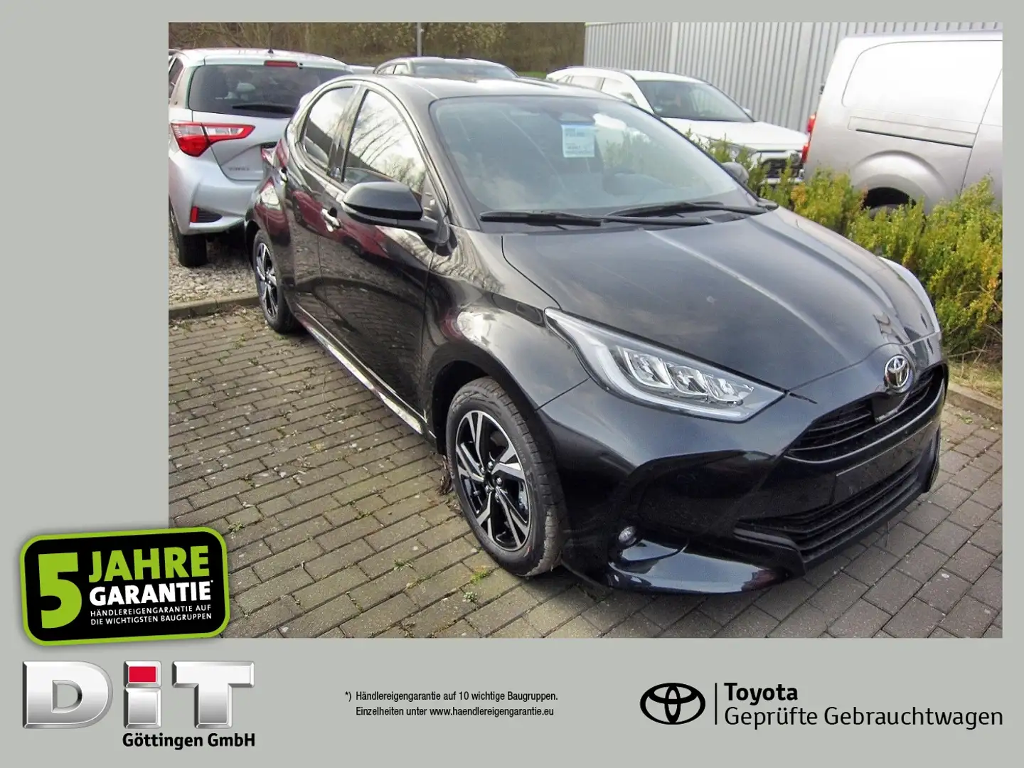 Toyota Yaris 1.5 Hybrid Teamplayer Noir - 1