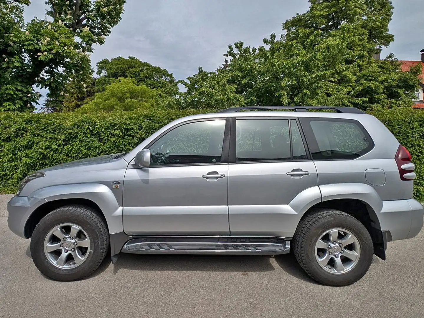 Toyota Land Cruiser Landcruiser 300 3,0 D-4D 175 VX Aut. VX Серебристый - 1