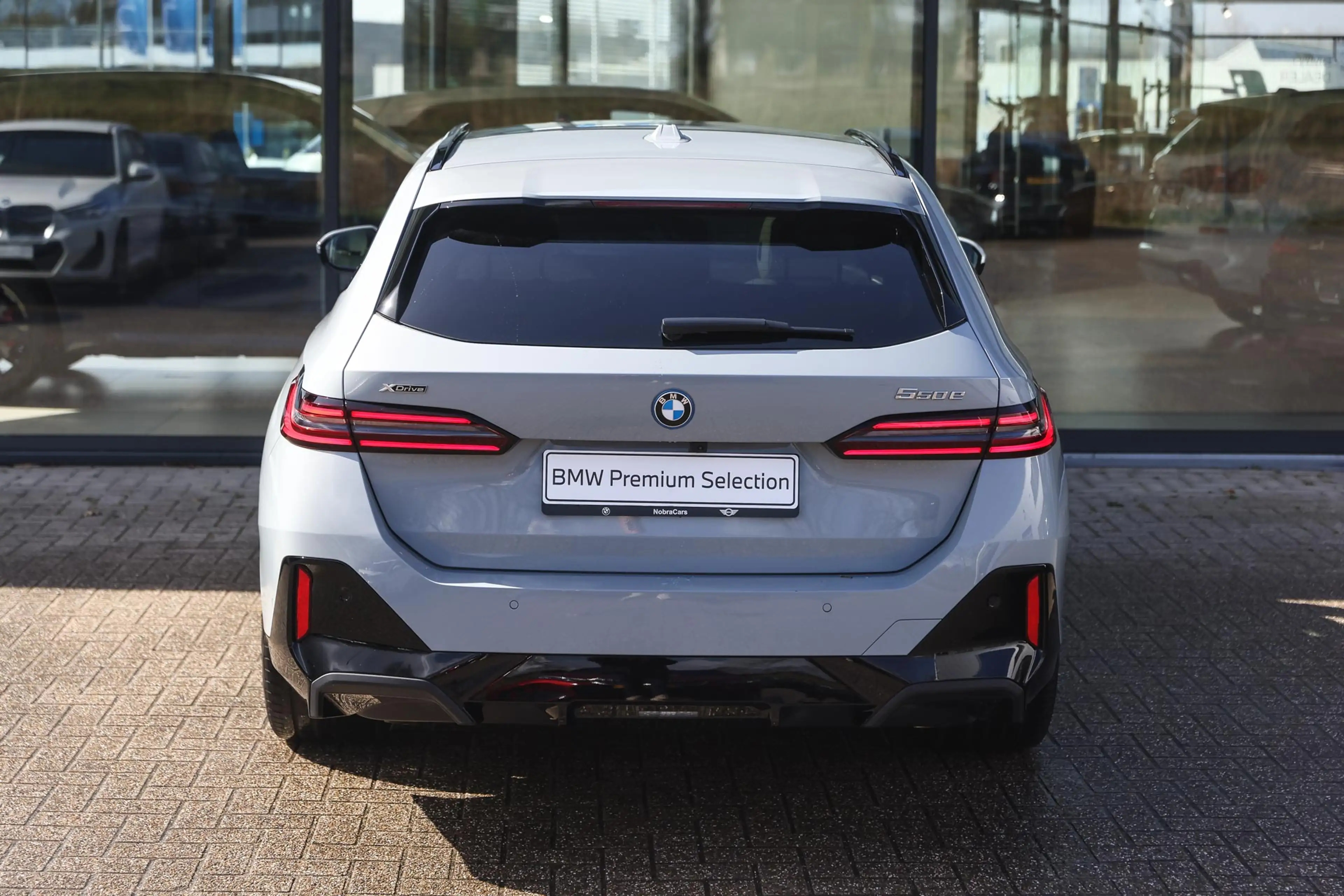 BMW 550 5 Serie Touring 550e xDrive M Sport Automaat / Pan — photo 6