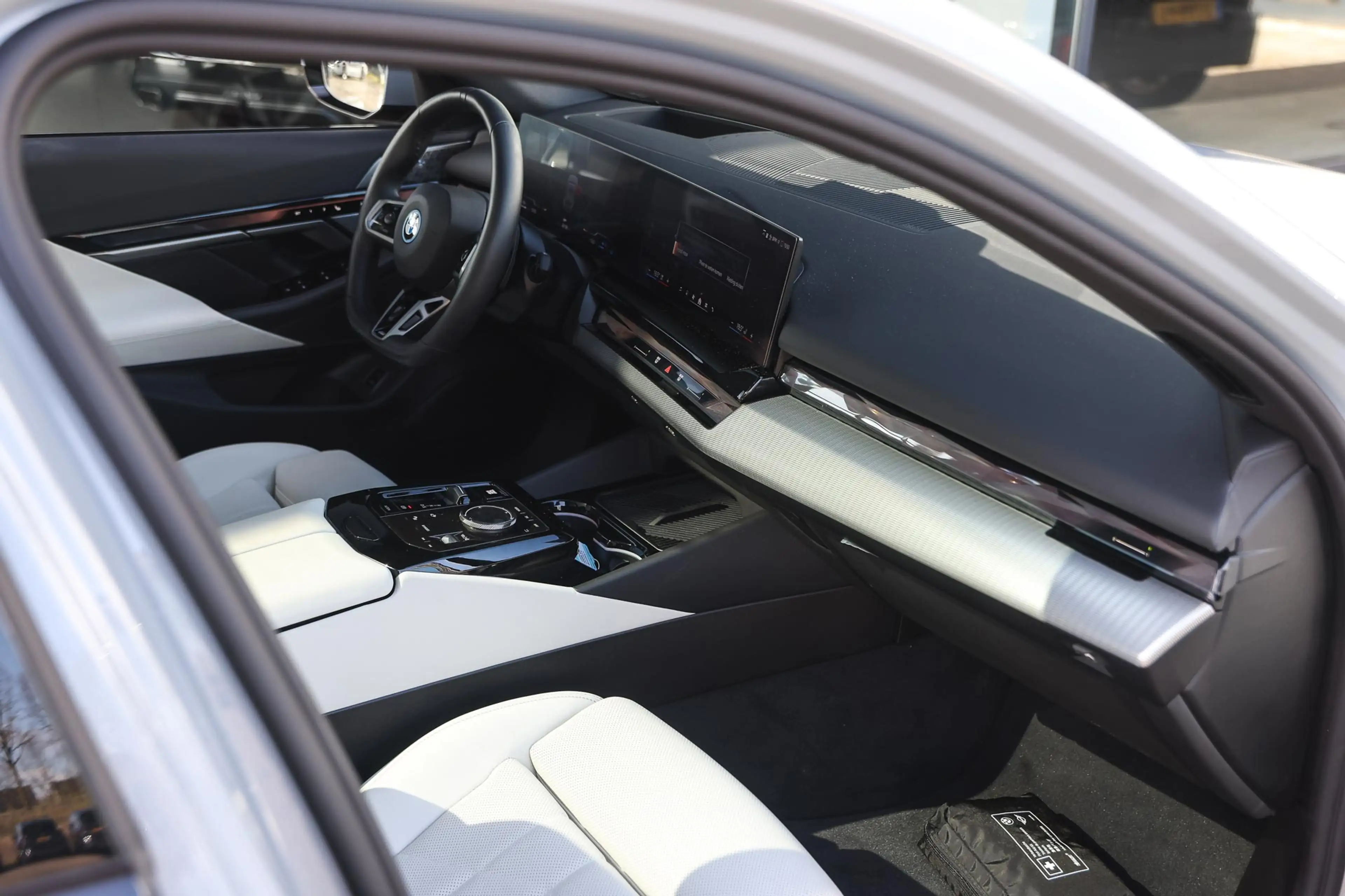 BMW 550 5 Serie Touring 550e xDrive M Sport Automaat / Pan — photo 9
