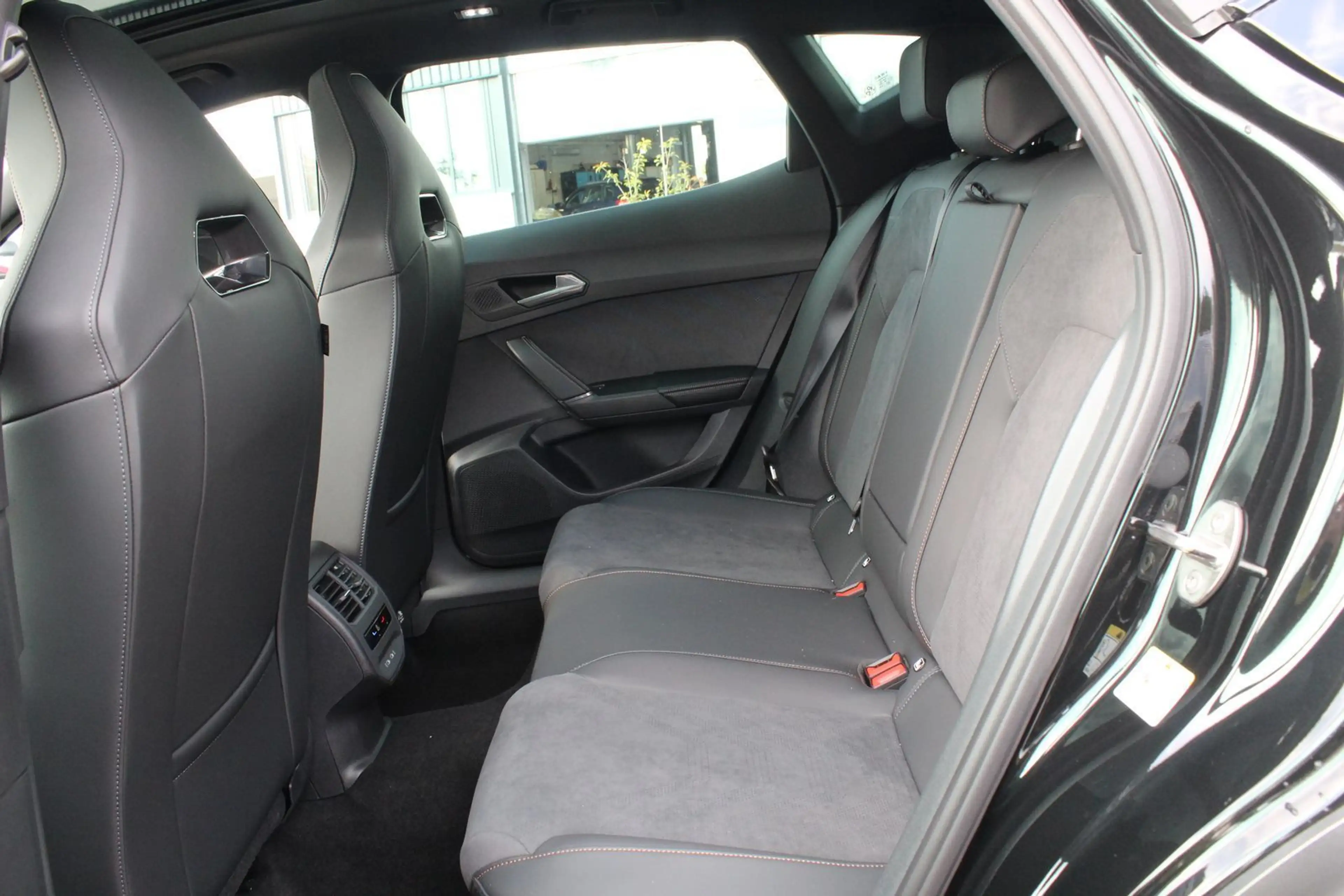 CUPRA Formentor VZ5 360°+Sennheiser+Matrix-LED+SHZ+... — photo 10