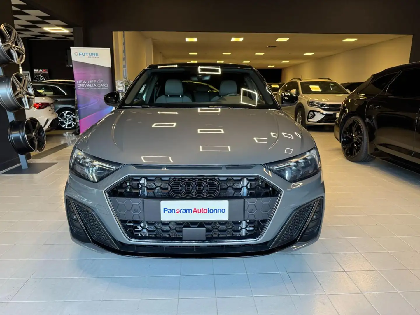 Audi A1 SPB 30 TFSI 116CV Identity Black S-line stronic Grigio - 2