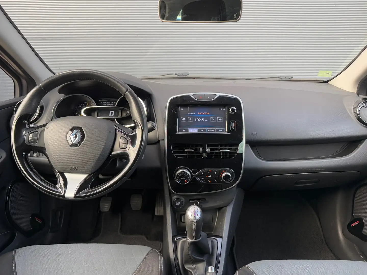 Renault Clio 0.9 TCe Dynamique Airco, Cruise, Navigatie Grijs - 2