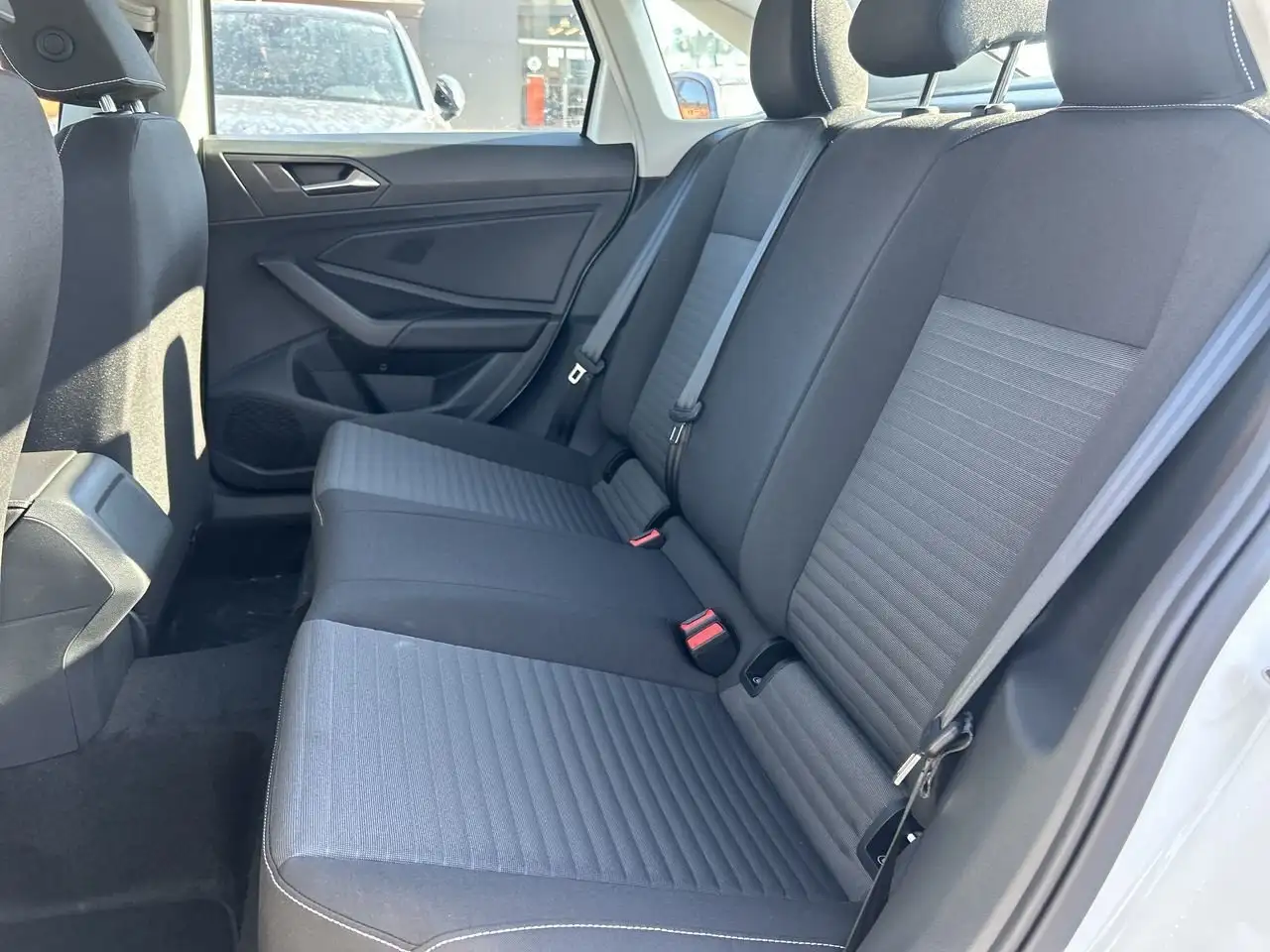 Volkswagen Jetta снимка Volkswagen Jetta