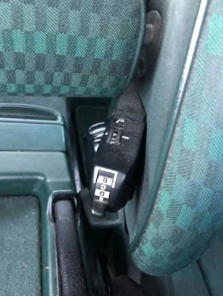 Mercedes-Benz B 200 Mercedes Benz 190E 2.0 8 fach bereift, foto 2