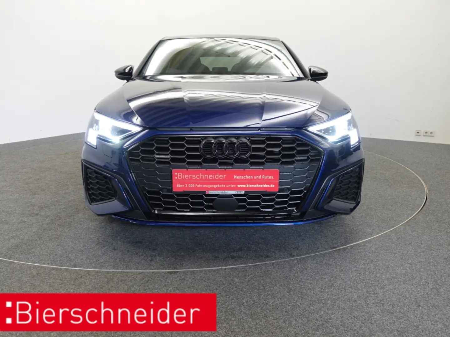 Audi A3 Sportback 40 TFSI quattro S tronic line PANO B&O A Blau - 2