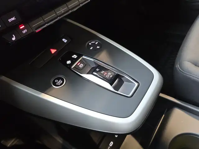 Audi Q4 e-tron view 11
