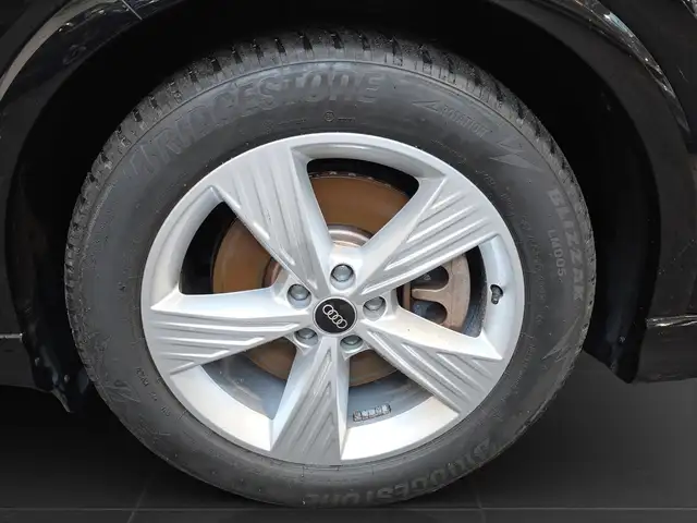 Audi Q4 e-tron view 7