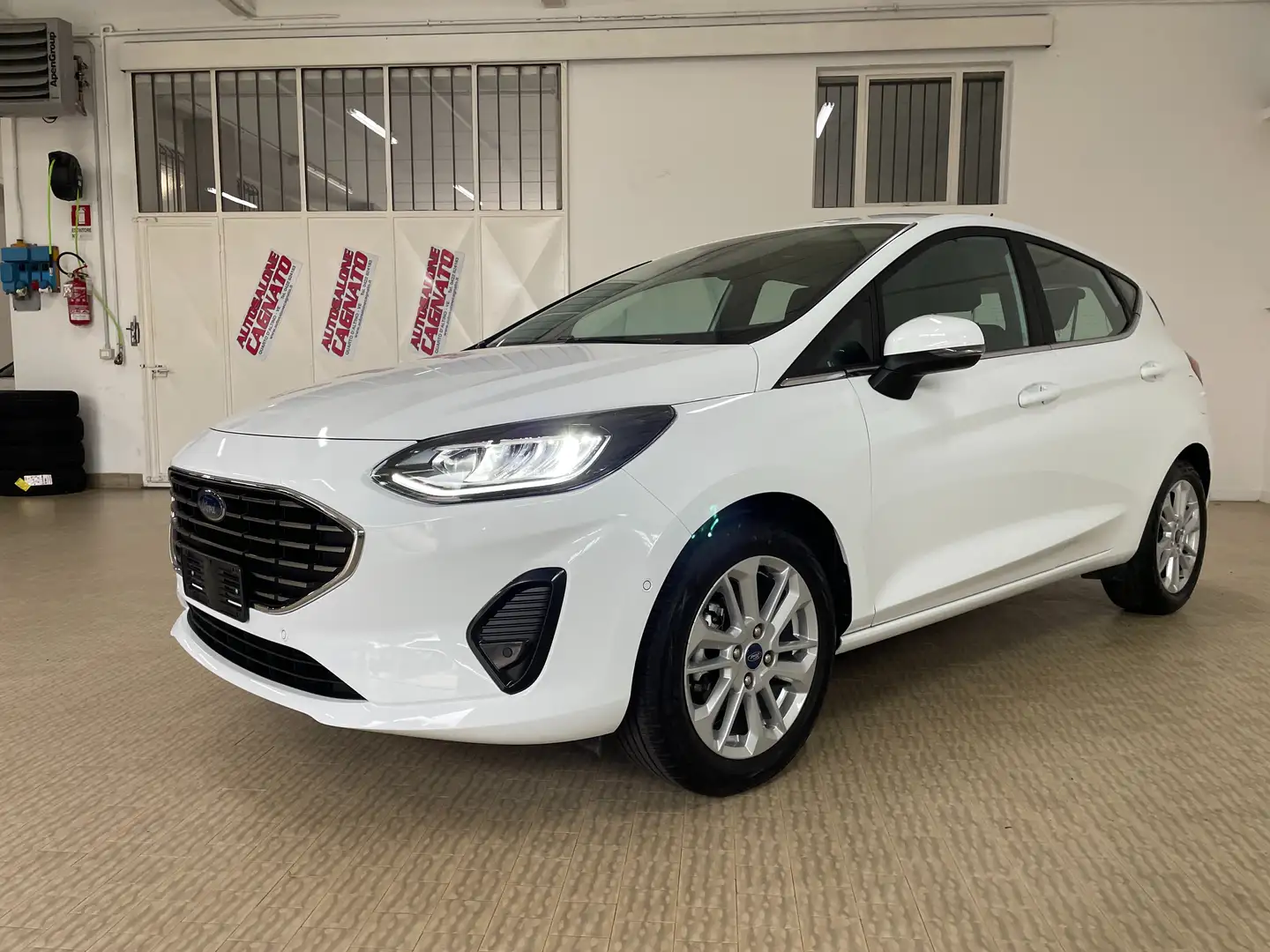 Ford Fiesta 5p 1.1 Titanium 75cv Neopatentati Telecam+Sensori Bianco - 1