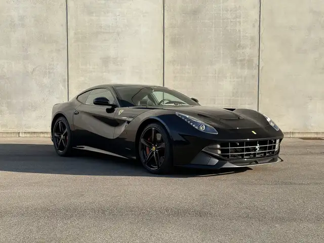Ferrari F12 Berlinetta V12 DCT F1 - Adrenalinica
