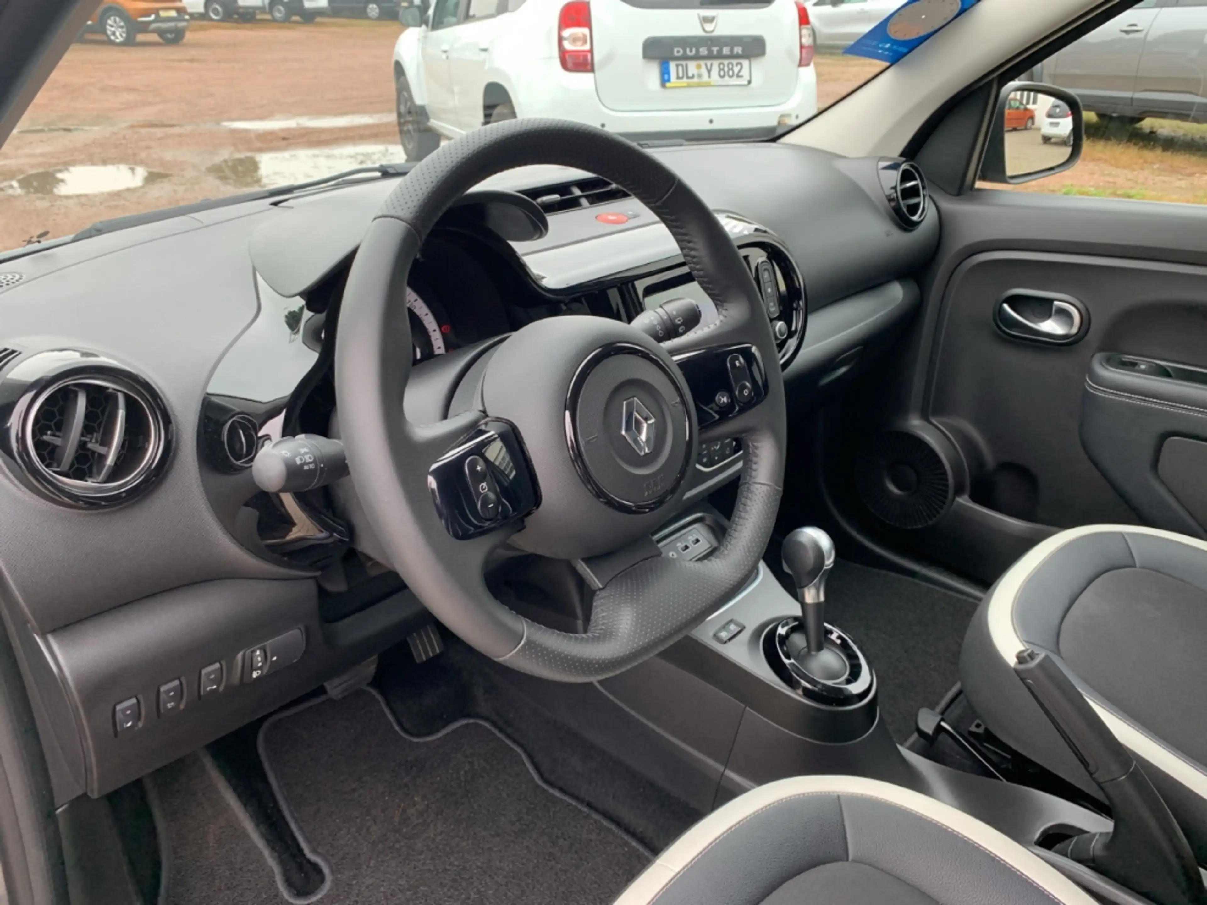 Renault Twingo E-TECH URBAN NIGHT Urban Night RFK,NAVI,SHZ — photo 10