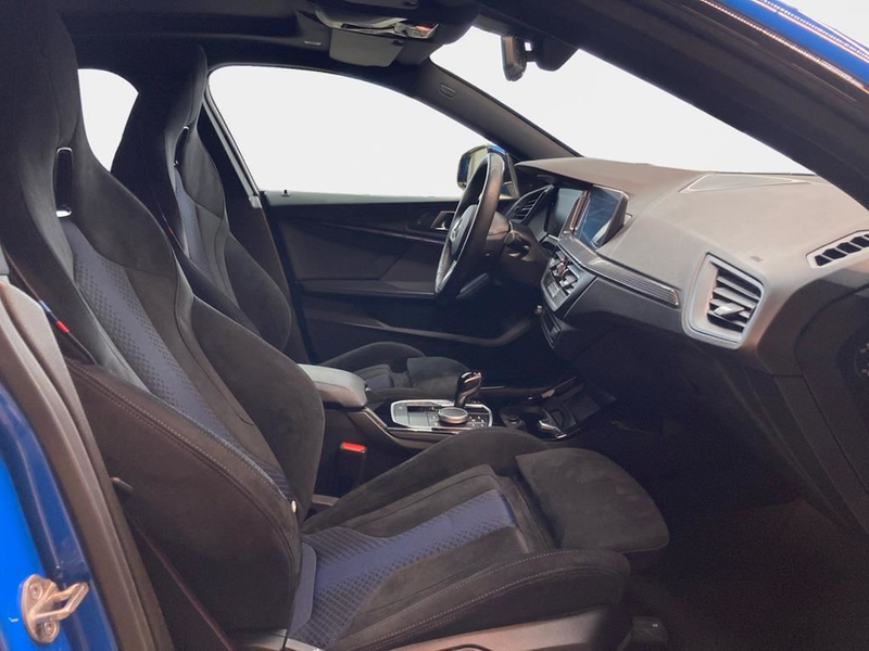 BMW 218 M Sport — photo 15