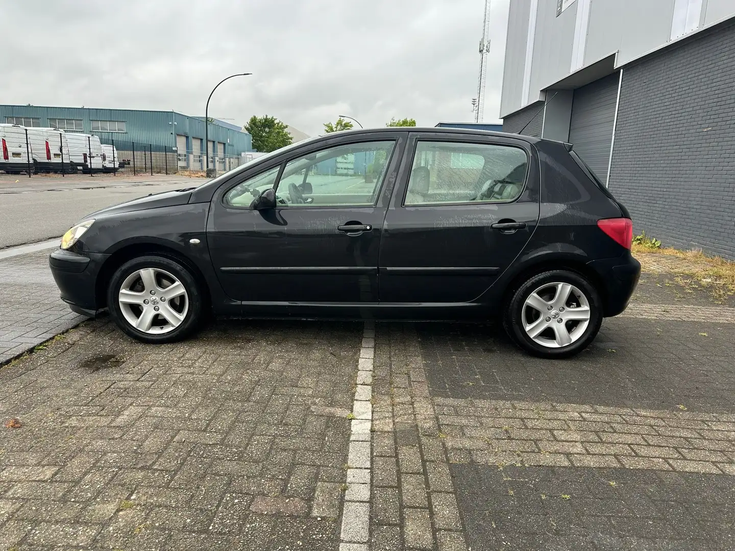 Peugeot 307 1.6-16V XT Premium AUTOMAAT Noir - 2