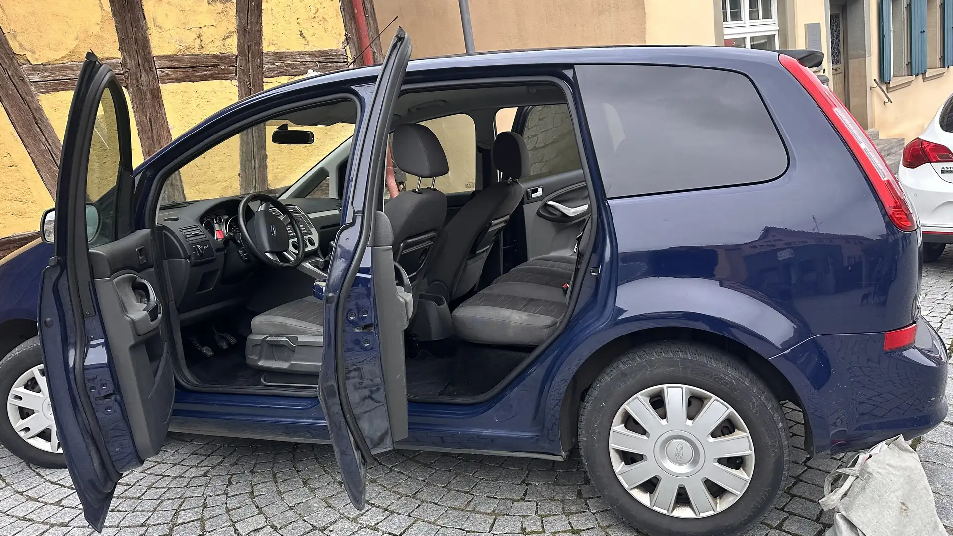 Ford C-Max 1.6 Ambiente - 2