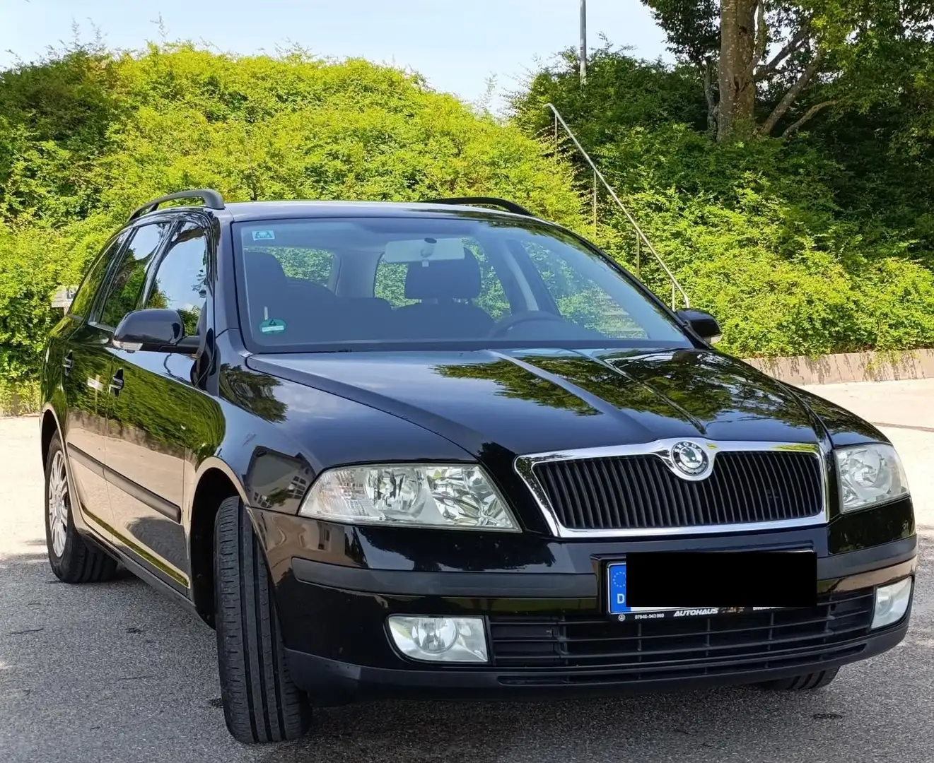 Skoda Octavia Octavia Combi 1.6 FSI Ambiente Schwarz - 1