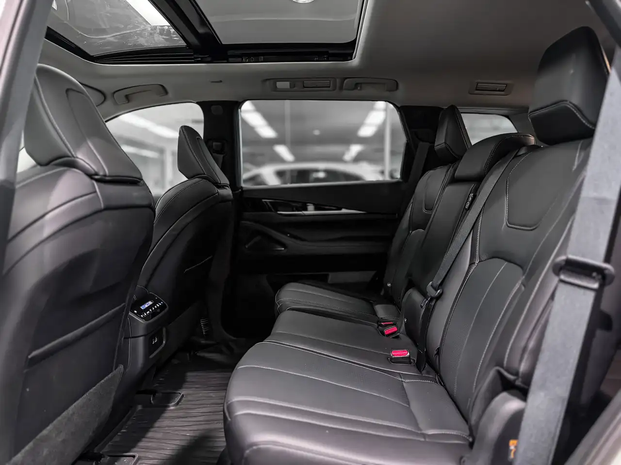 Infiniti QX60 снимка Infiniti QX60