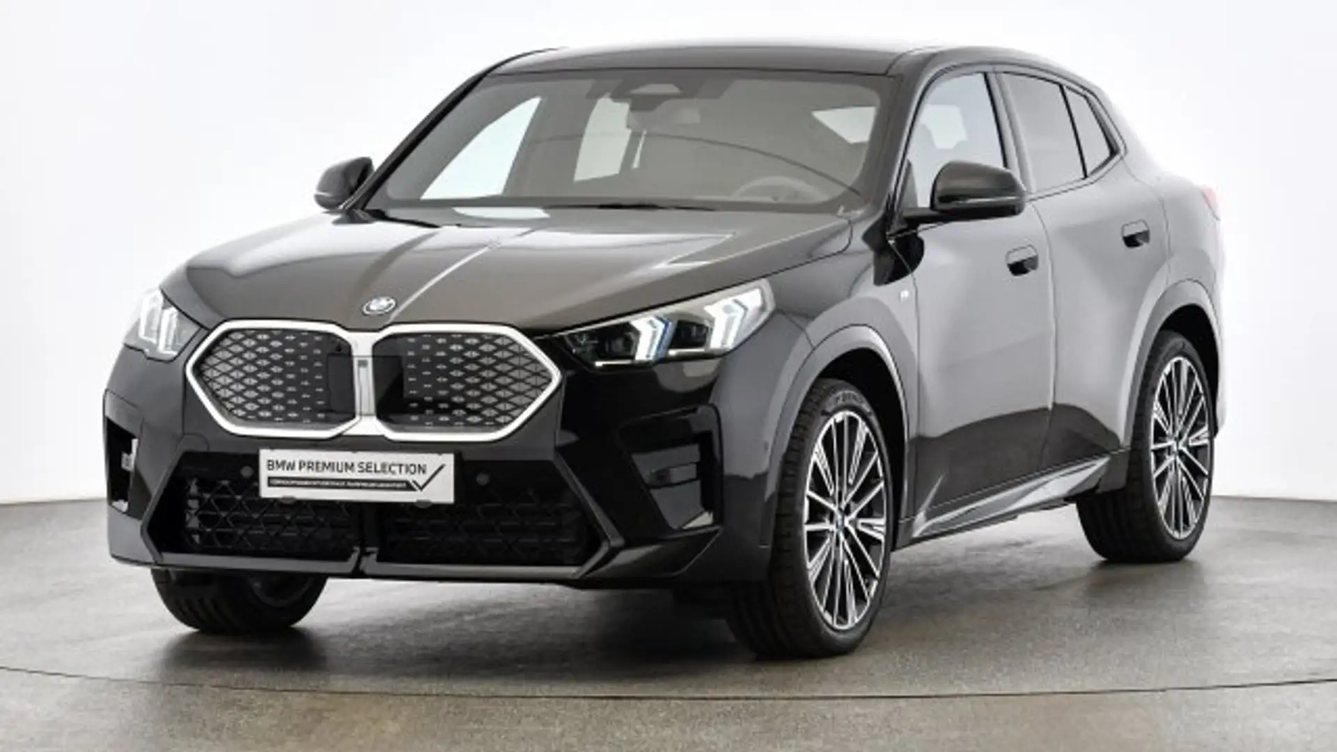 BMW iX2 eDrive20 U10 HB0 Schwarz - 1