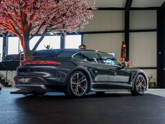 Porsche Taycan view 5
