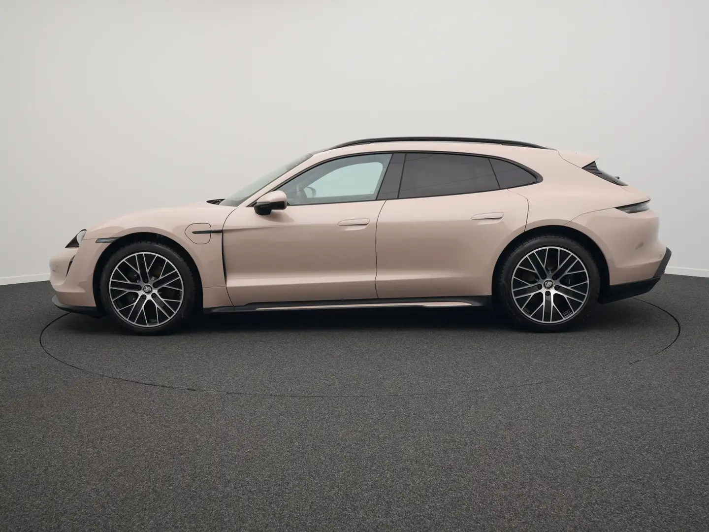 Porsche Taycan Sport Turismo Bruin - 2