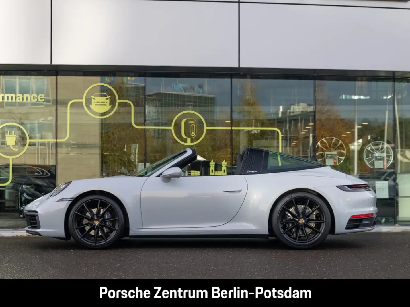 Porsche 992 911 Targa 4 BOSE Rückfahrkamera nur 3.570 km Grau - 2