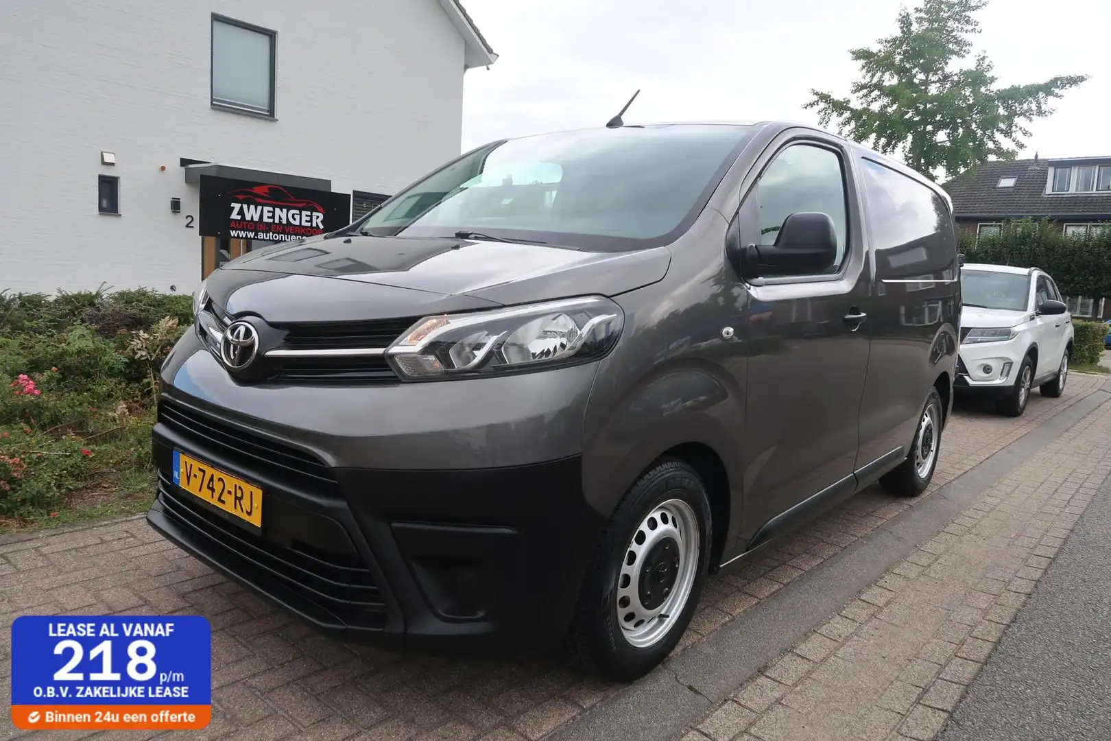 Toyota Proace Compact 1.6 D-4D NAVIGATIE|LEDER|TREKHAAK|AIRCO|CR Grijs - 1