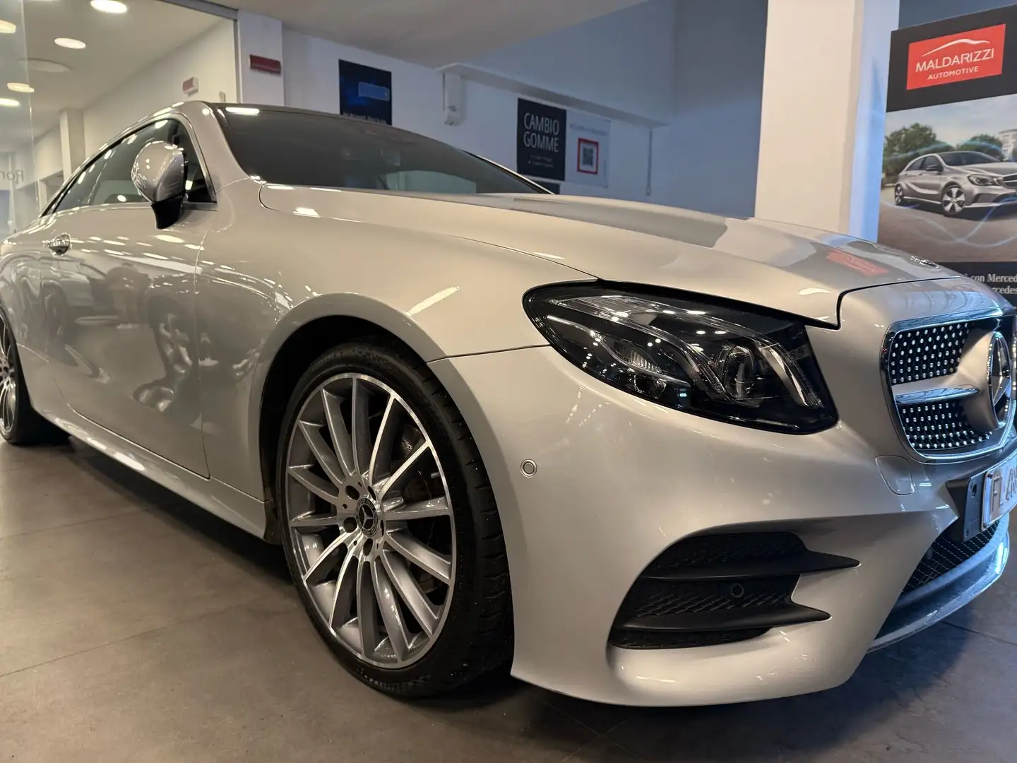 Mercedes-Benz E 220 Coupe d Premium 4matic auto - 2