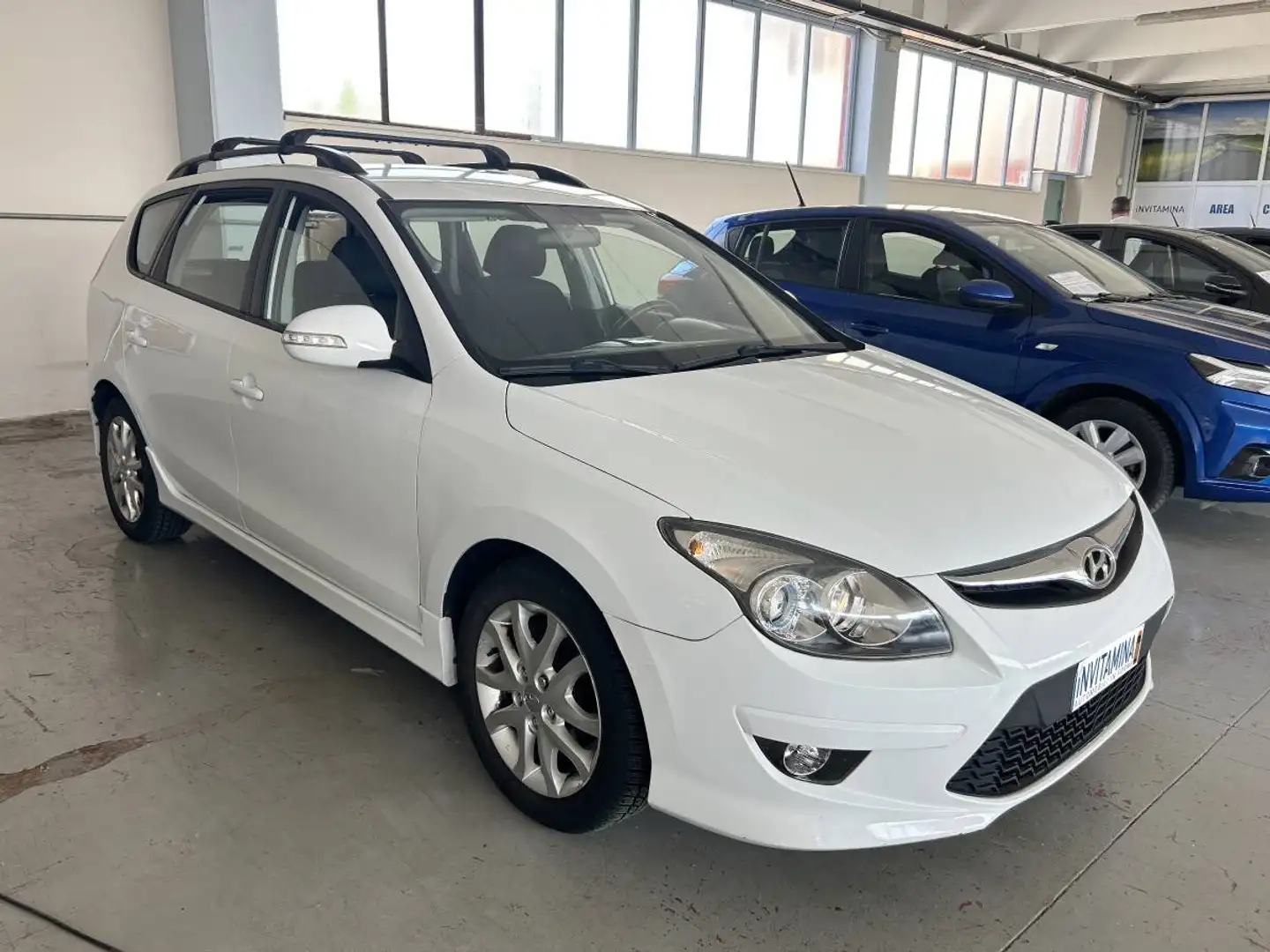Hyundai i30 CW 1.6 crdi Comfort S.W. Bianco - 1