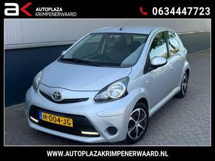 Toyota Aygo 1.0 VVT-i Aspiration Airco Navigator Nieuwe apk