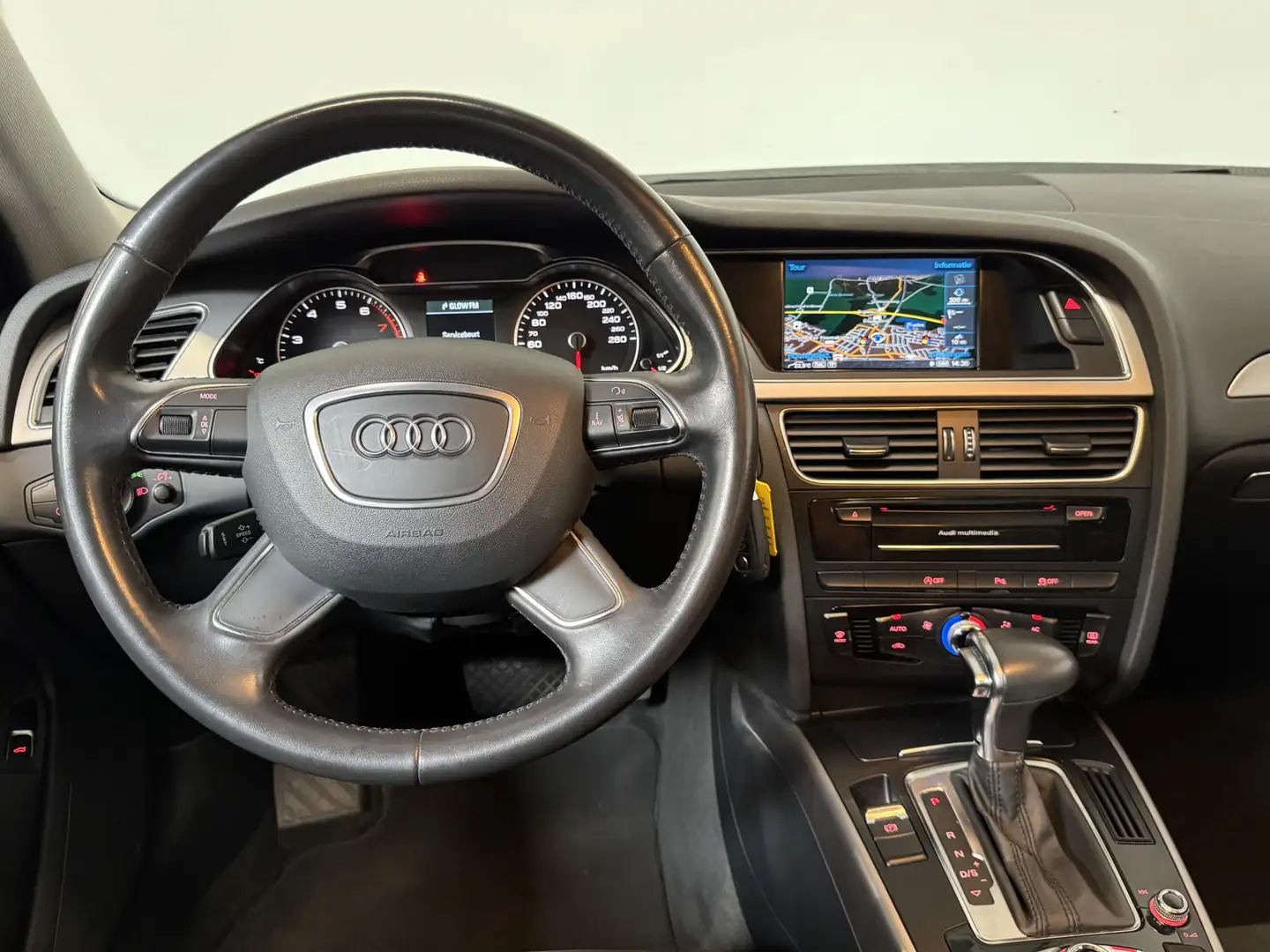 Audi A4 Limousine 1.8 TFSI Business Edition Automaat Navig Noir - 2