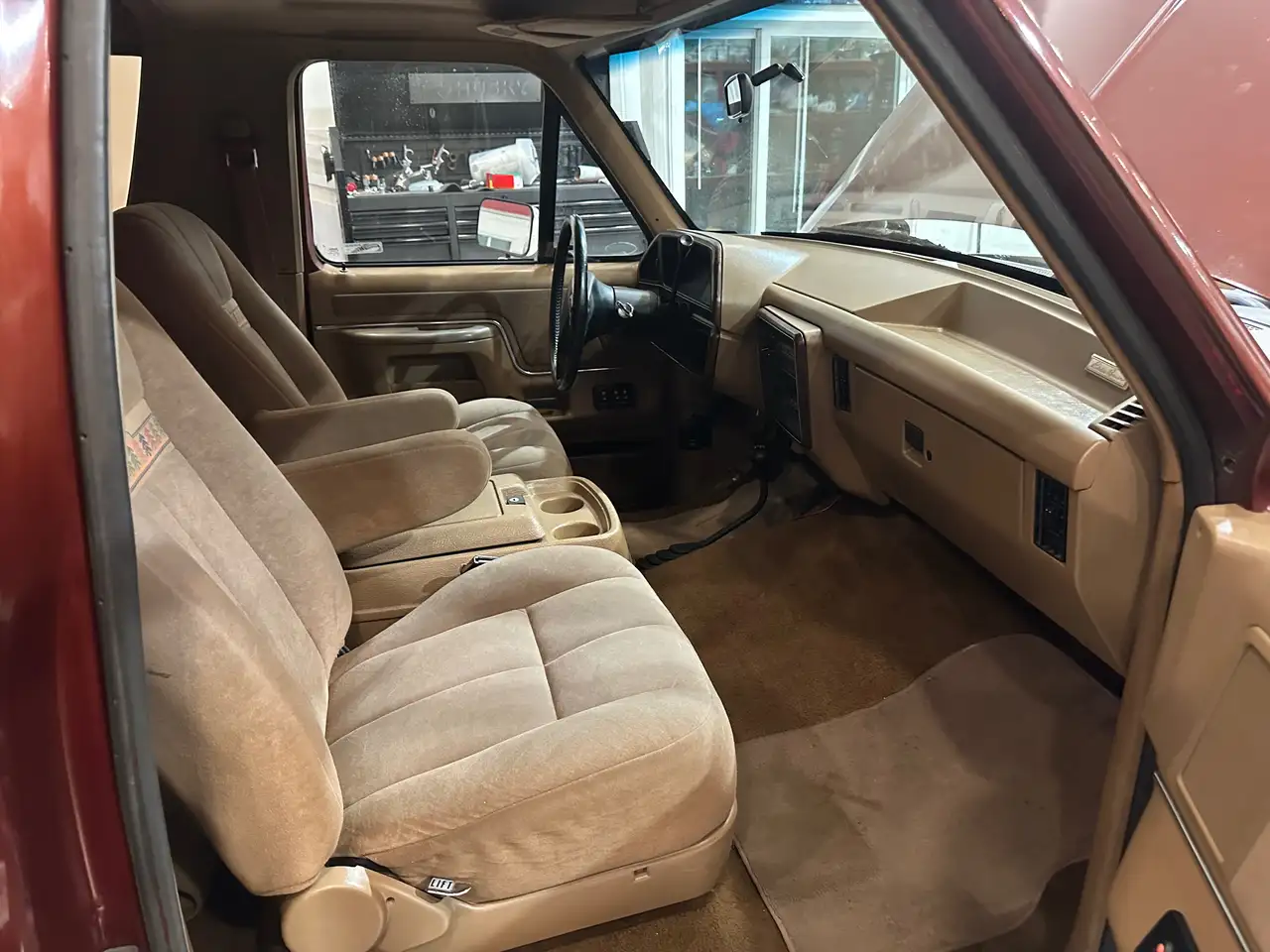 Ford Bronco photo Ford Bronco