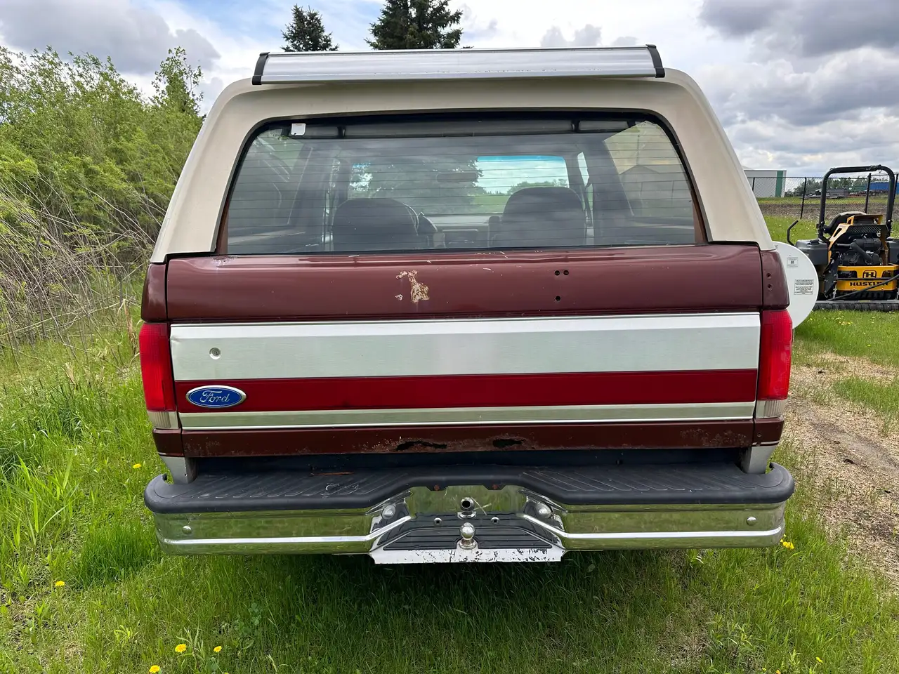 Ford Bronco photo Ford Bronco