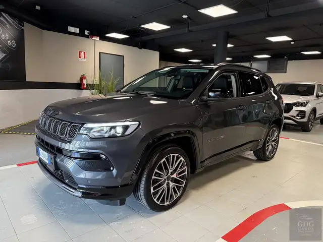 Jeep Compass e-Hybrid 1.5 Turbo MHEV T4 96kW Summit DDCT