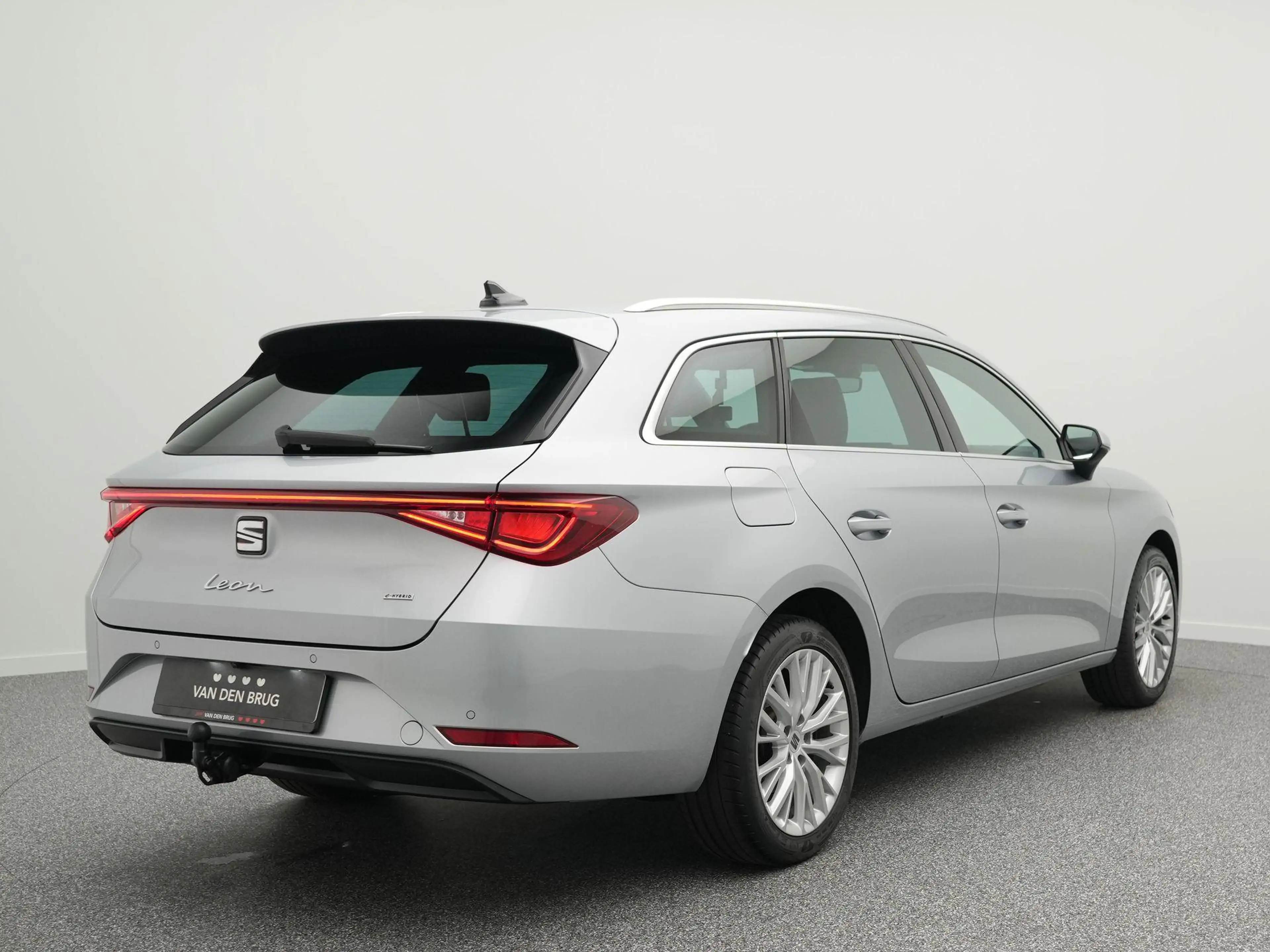 SEAT Leon e-Hybrid Sportstourer 1.4 TSI eHybrid 204pk PHEV Xcellence — photo 2