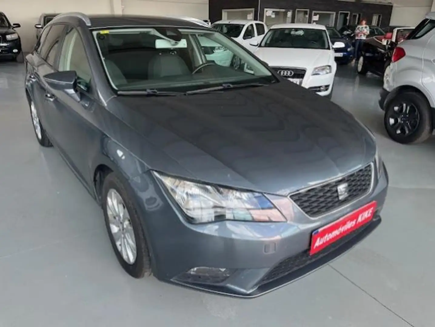 SEAT Leon Familiar 105cv Manual de 5 Puertas - 2